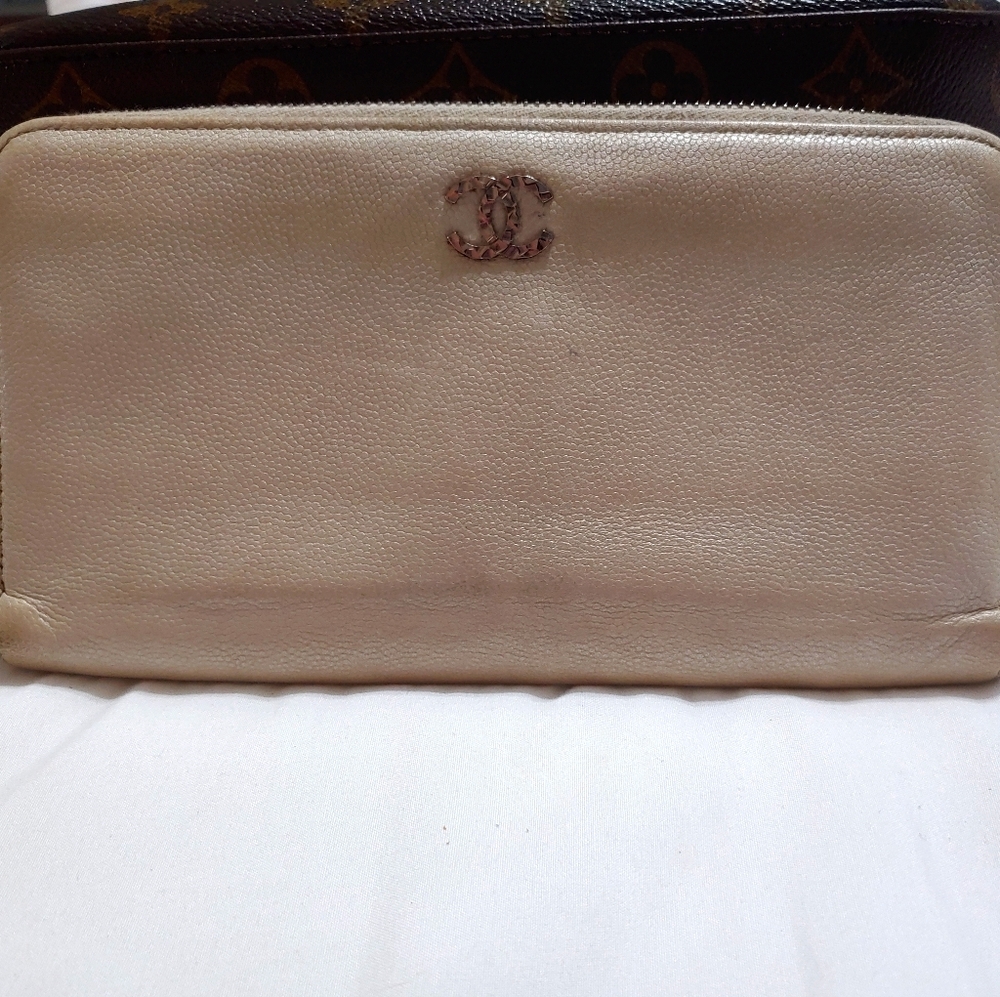 Authentic Chanel Textured Caviar Zippy Wallet **TRADE**